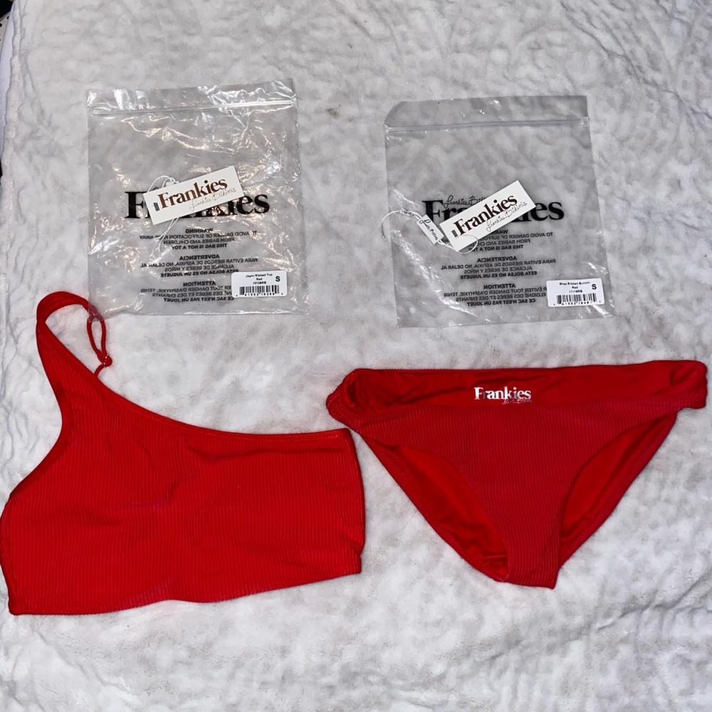 Frankie’s Bikinis